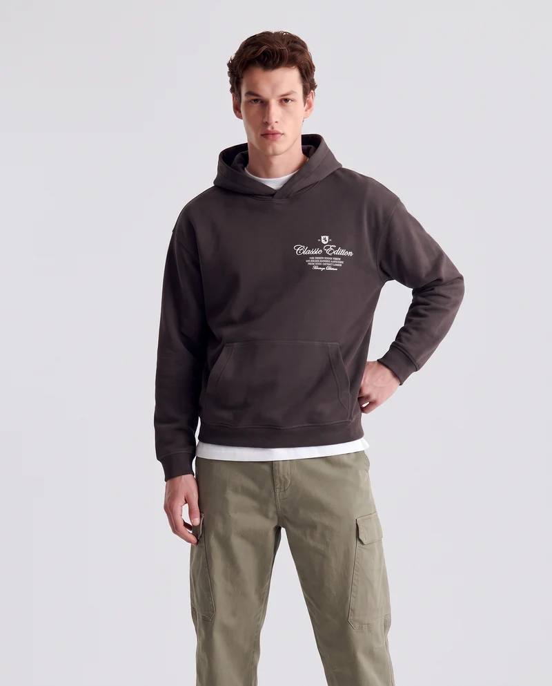 Felpa boxy fit con cappuccio e tasca marsupio - Moro
