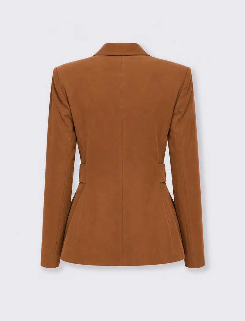 Giacca slim in tessuto fluido con bottone nascosto - Cammello