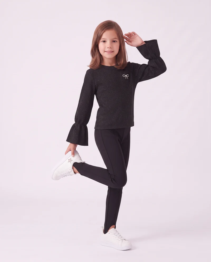 Pullover brillantinato con spilla gioiello - Nero
