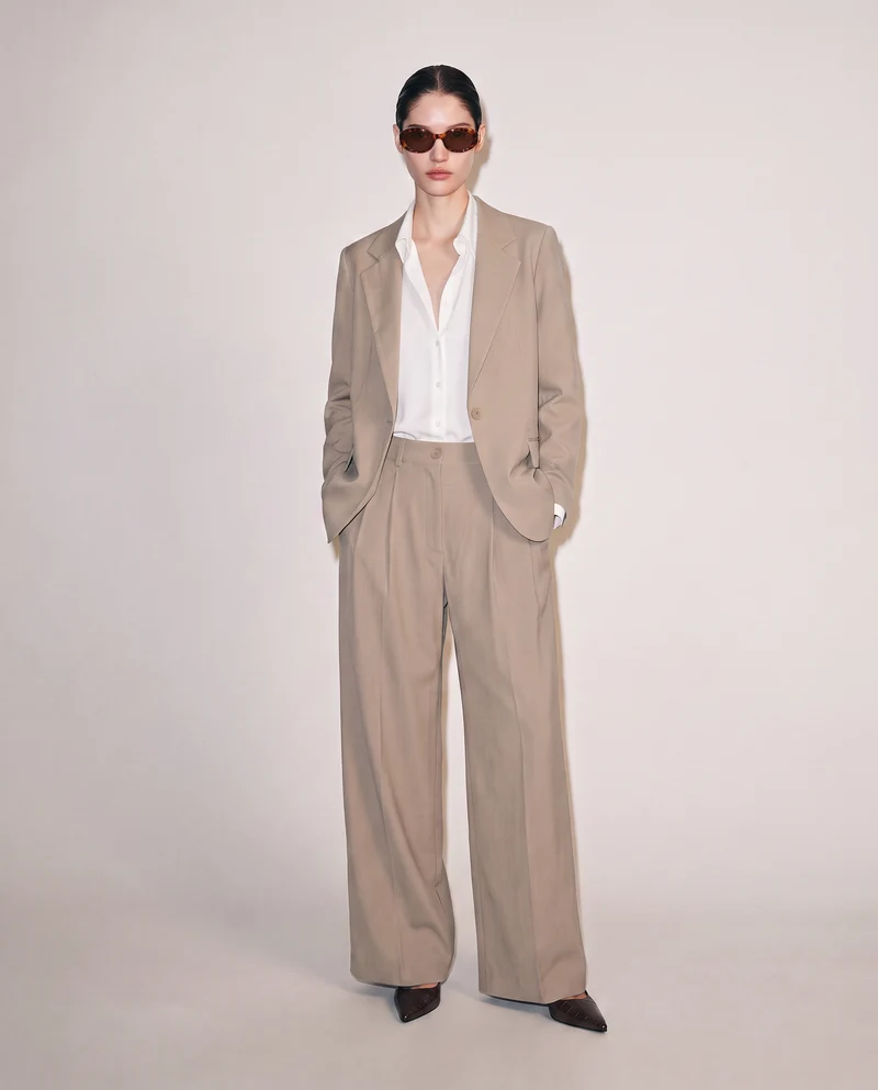 Pantaloni palazzo con pences e chiusura a bottone - Beige