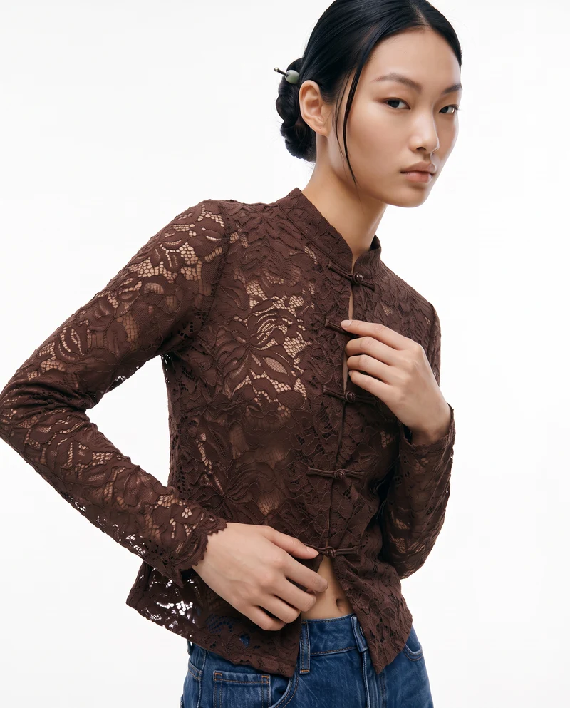 Camicia in pizzo con colletto alla coreana e alamari - Moro