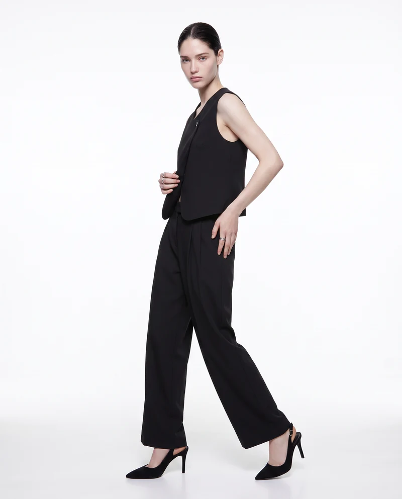 Gilet corto foderato elegante e versatile - Nero
