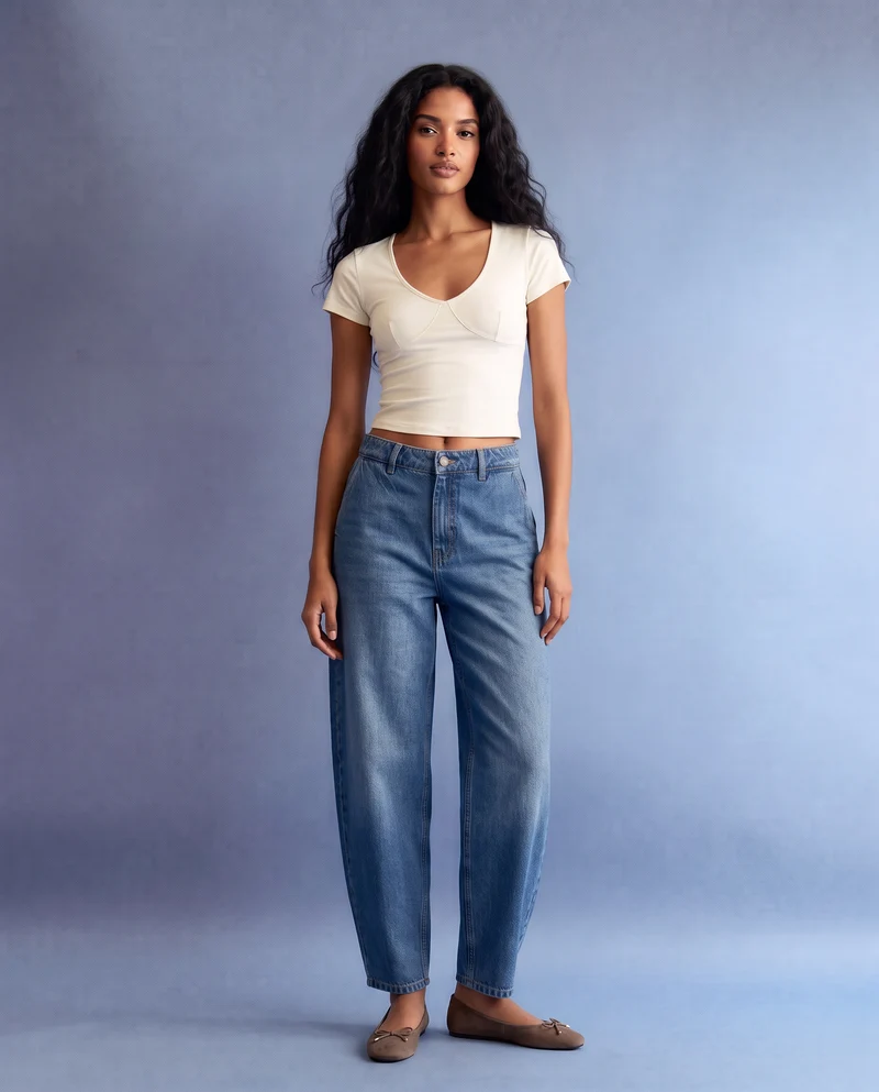 Jeans barrel a vita alta con tasche - Denim