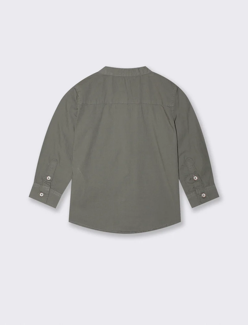 Camicia basica con taschino e ricamo - Verde militare