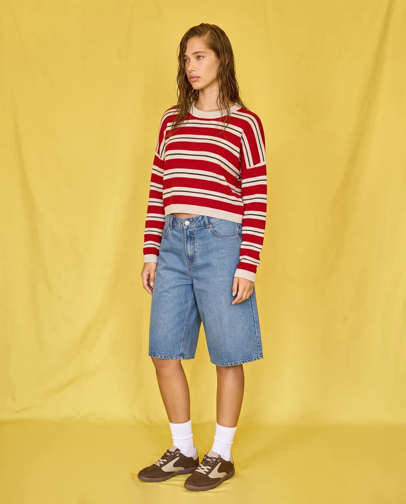 Maglia crop con manica a T stylish - var 1
