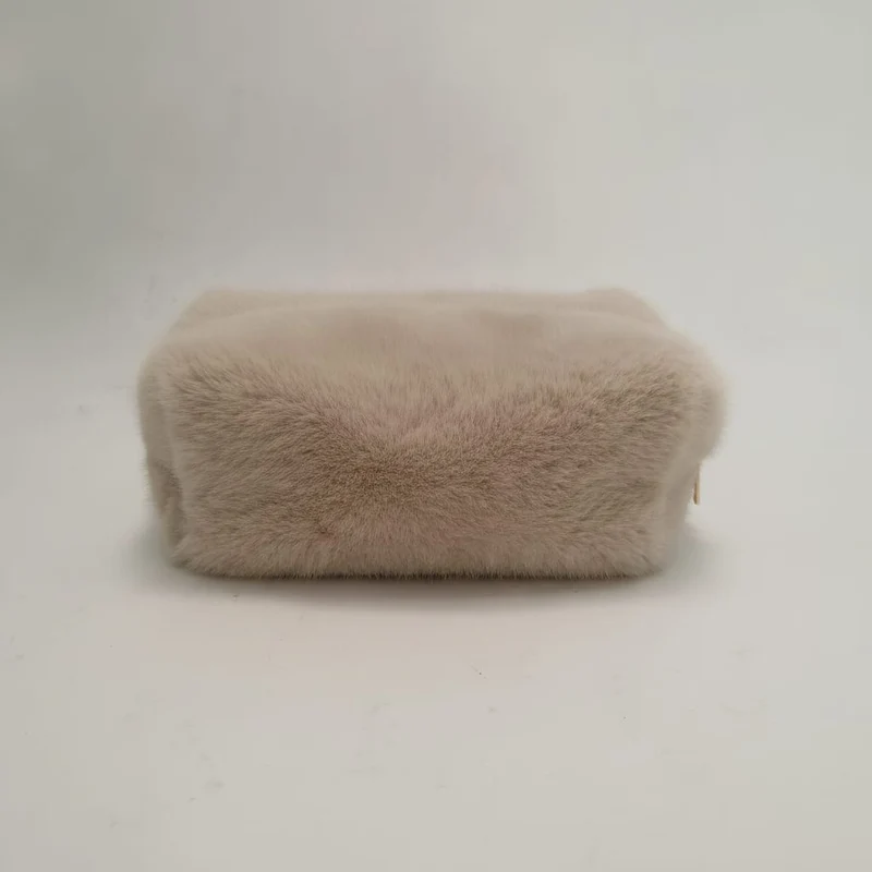 Necessaire in Finta Pelliccia Montone - Beige