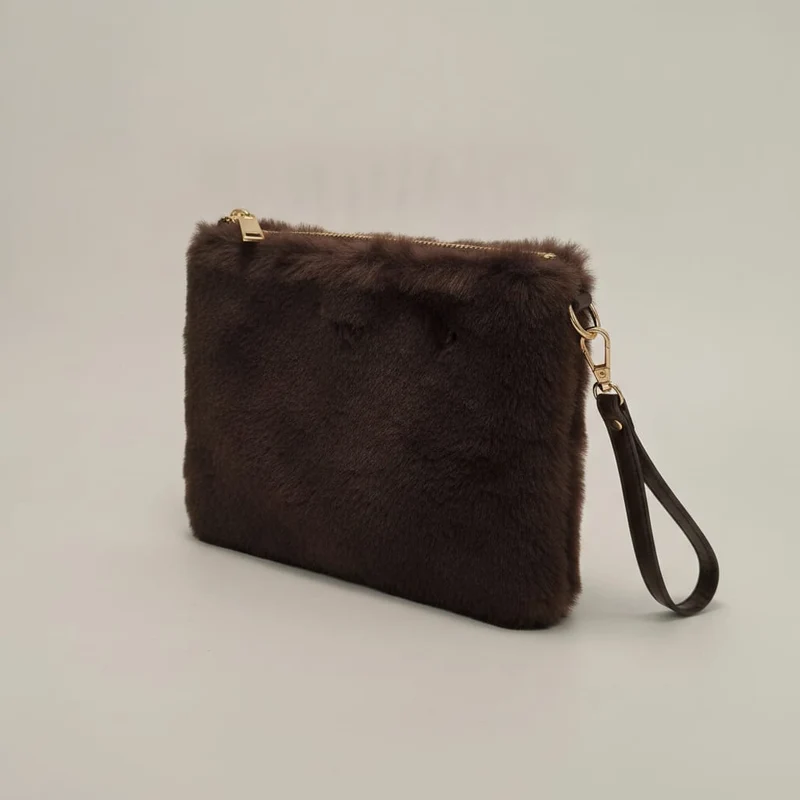 Pochette in finta pelliccia con maniglia - Marrone