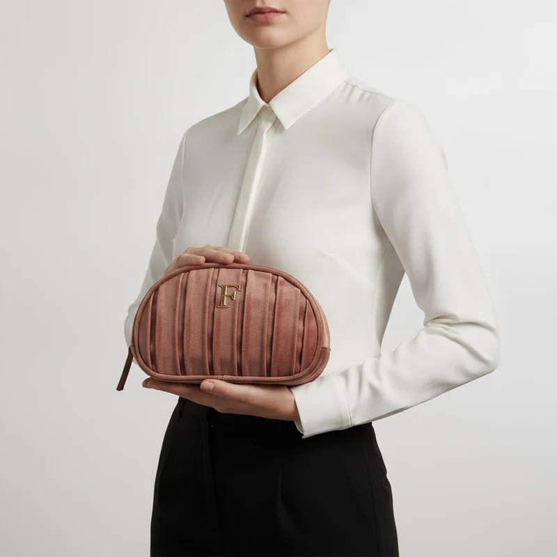Necessaire in velluto con lettera - var 3