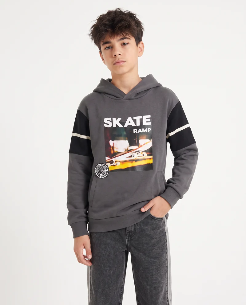 Felpa con cappuccio dallo stile college - Grigio piombo
