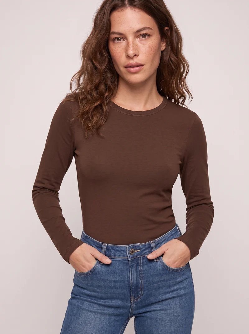 T-shirt basica a costine girocollo 3/4 - Marrone cioccolato