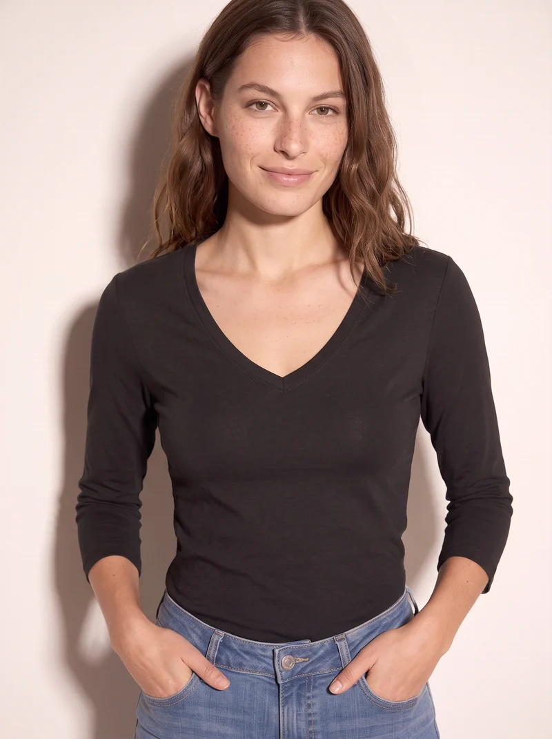 T-shirt a costine con scollo a V - Nero