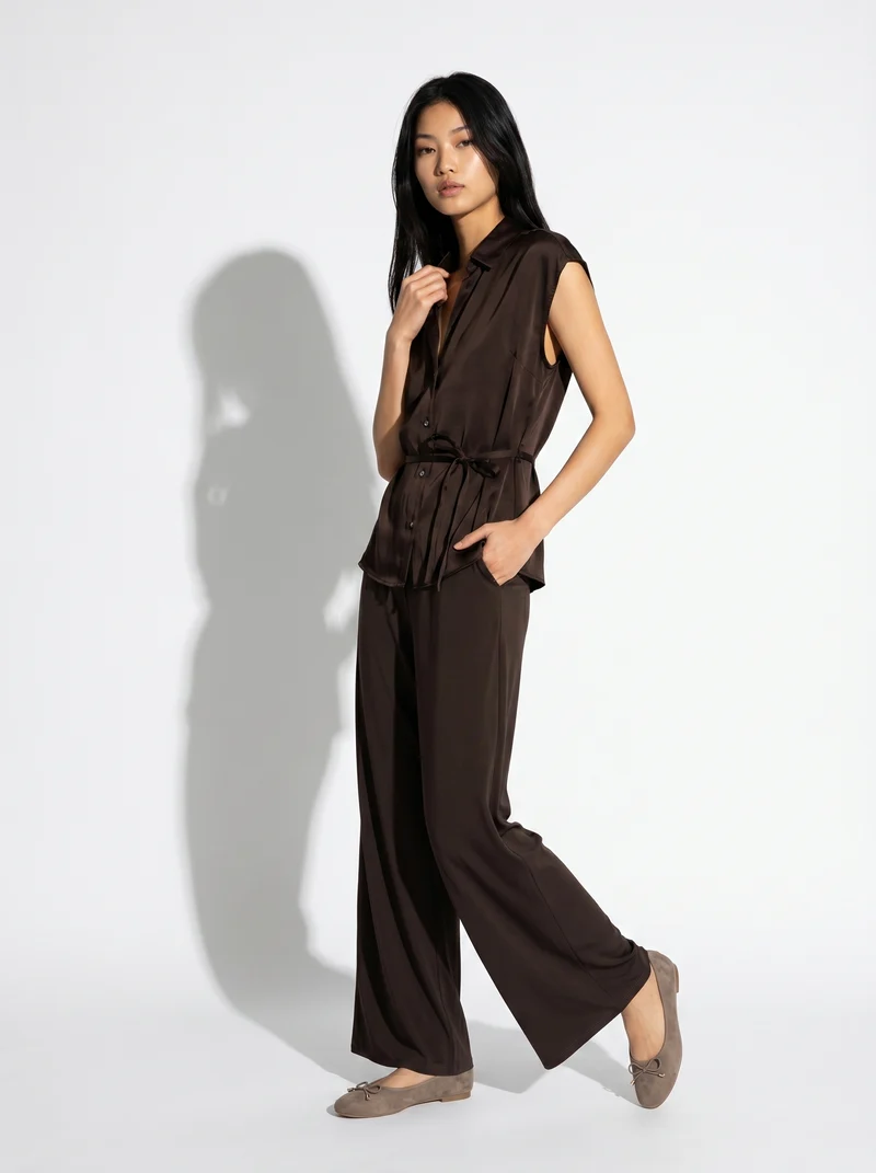 Camicia smanicata in satin lucido - Moro