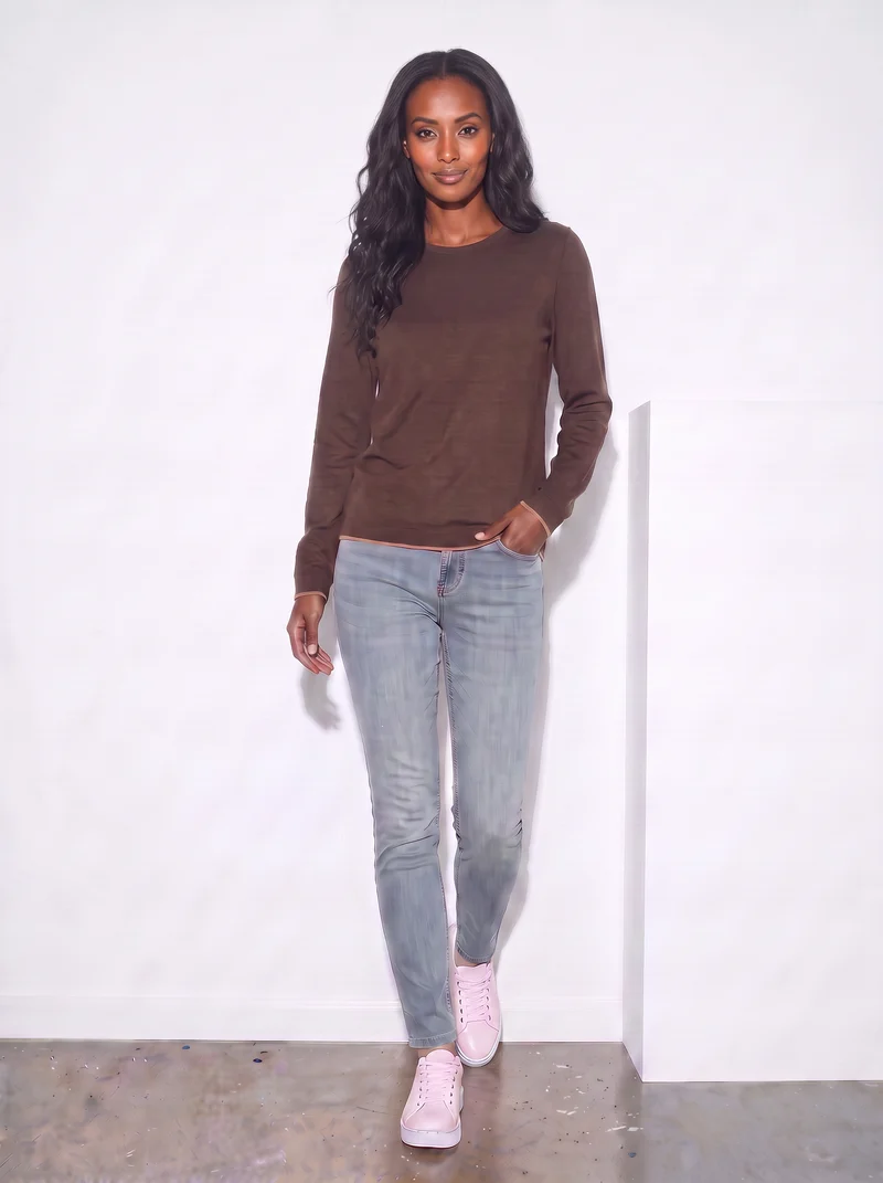 Pullover girocollo con contrasto regolare - Moro