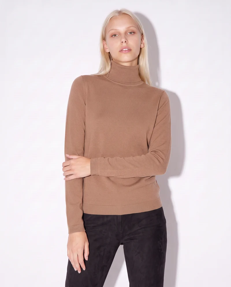Pullover basico collo alto slim fit - Cammello