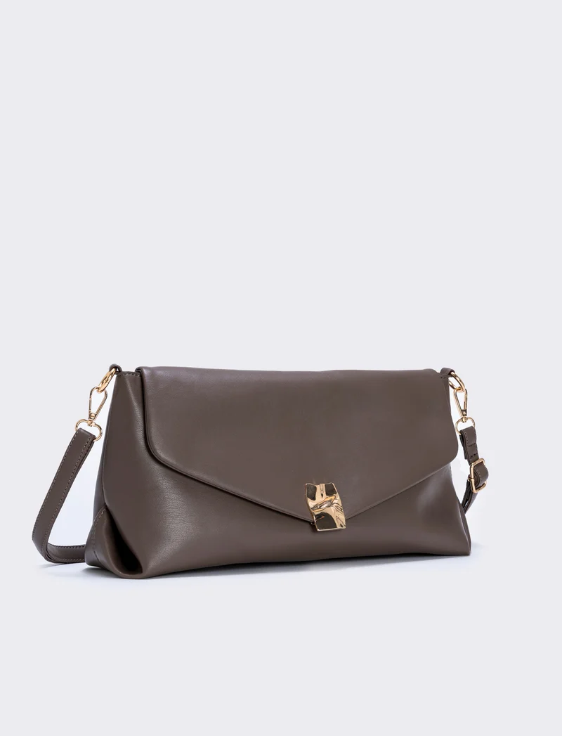 Pochettone effetto pelle con patta - Grigio fango