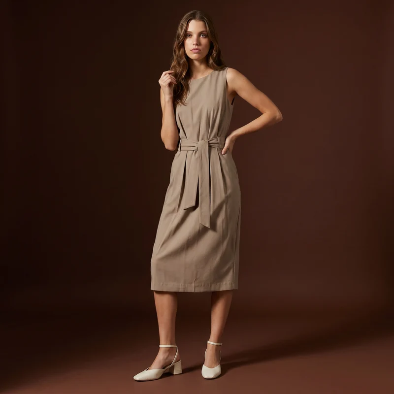 Abito midi halter con cintura in vita - Beige