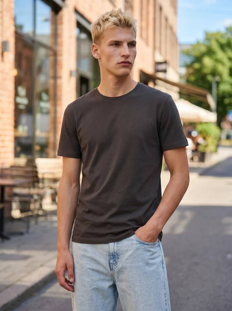 T-shirt girocollo in cotone mercerizzato - Moro