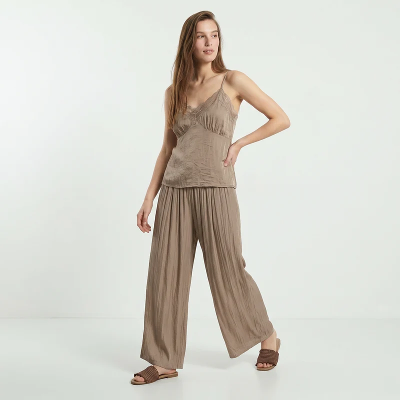 Top con Bretelle Sottili e Pizzo - Beige