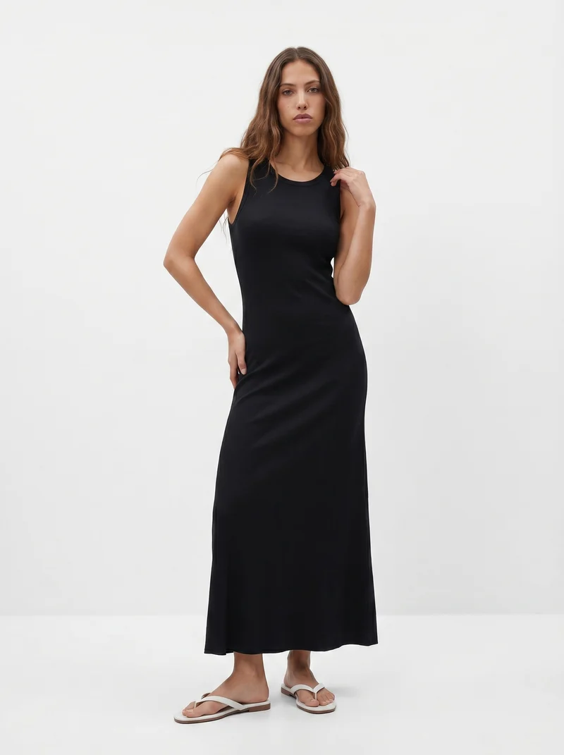 Vestito lungo a costine slim con scollo - Nero