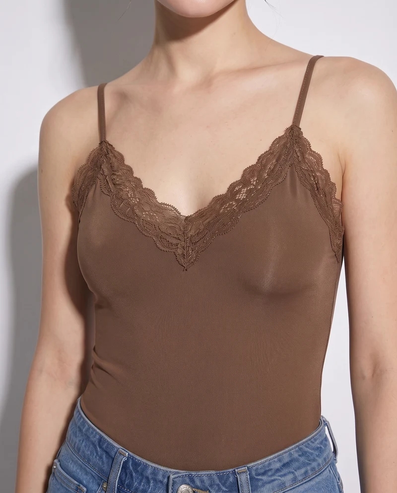 Body a bretelline con pizzo elegante - Marrone tabacco