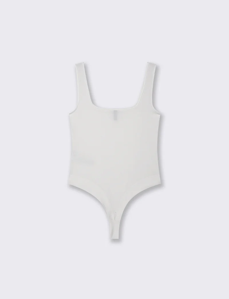 Body slim con scollo quadrato elegante - Bianco latte