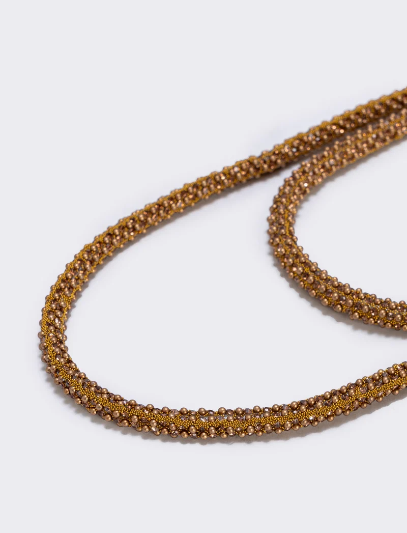 Collana tubolare con perle e strass - Marrone