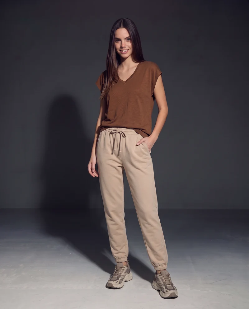 T-Shirt Basica in Cotone con Scollo a V - Marrone tabacco