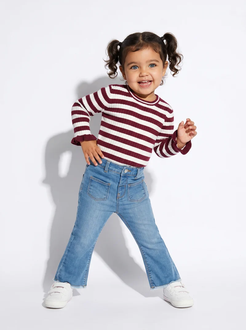 Jeans a Zampa per uno Stile Trendy - Denim