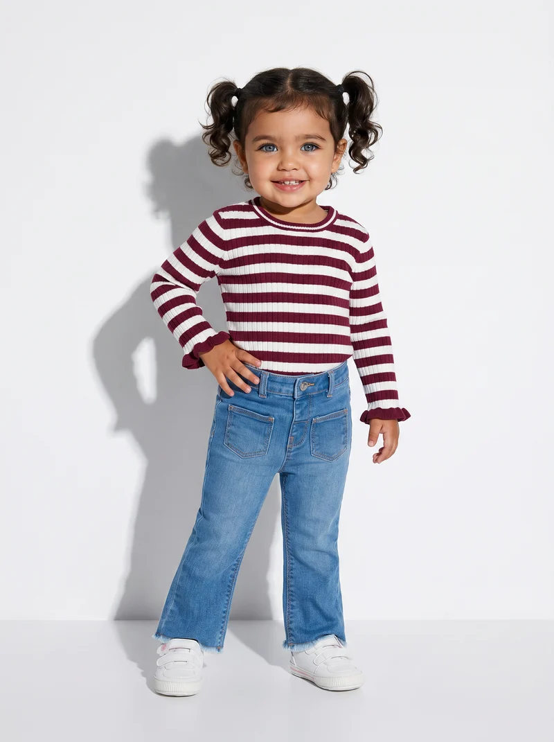 Jeans a Zampa per uno Stile Trendy - Denim