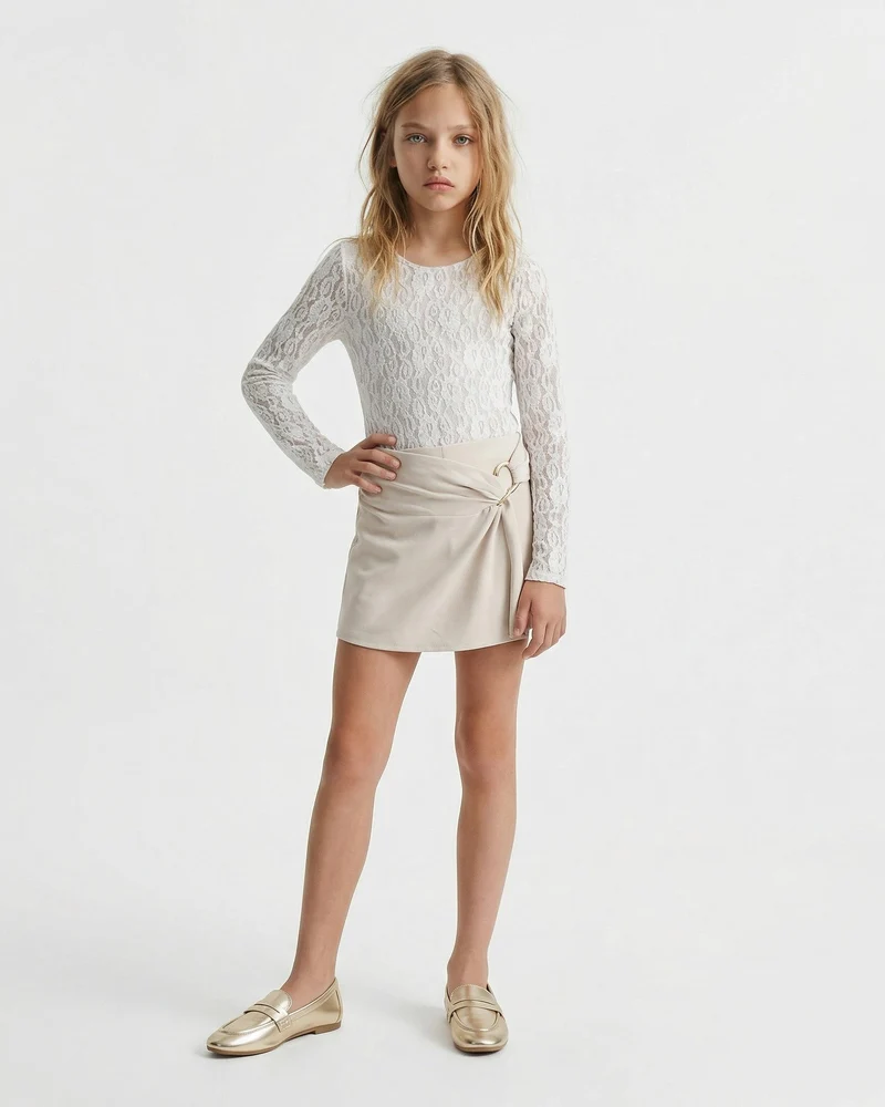 Short finta gonna elegante con accessorio - Beige