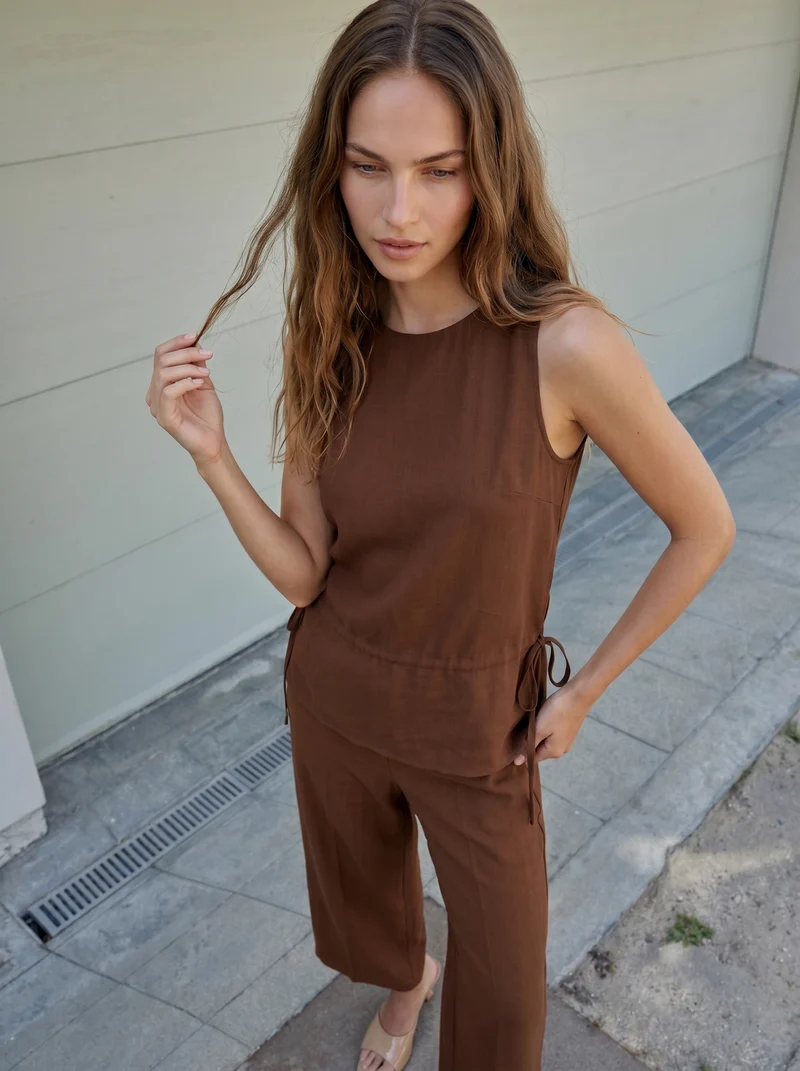 Blusa Smanicata con Sacchi e Laccetti - Marrone tabacco