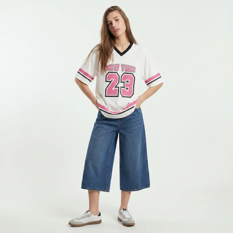 T-Shirt Scollo a V con Stampa - Bianco