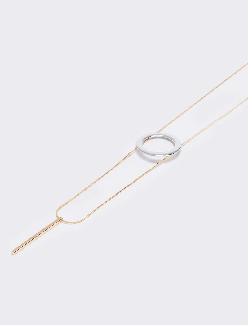 Collana lunga con cerchio e pendente - Oro rosa