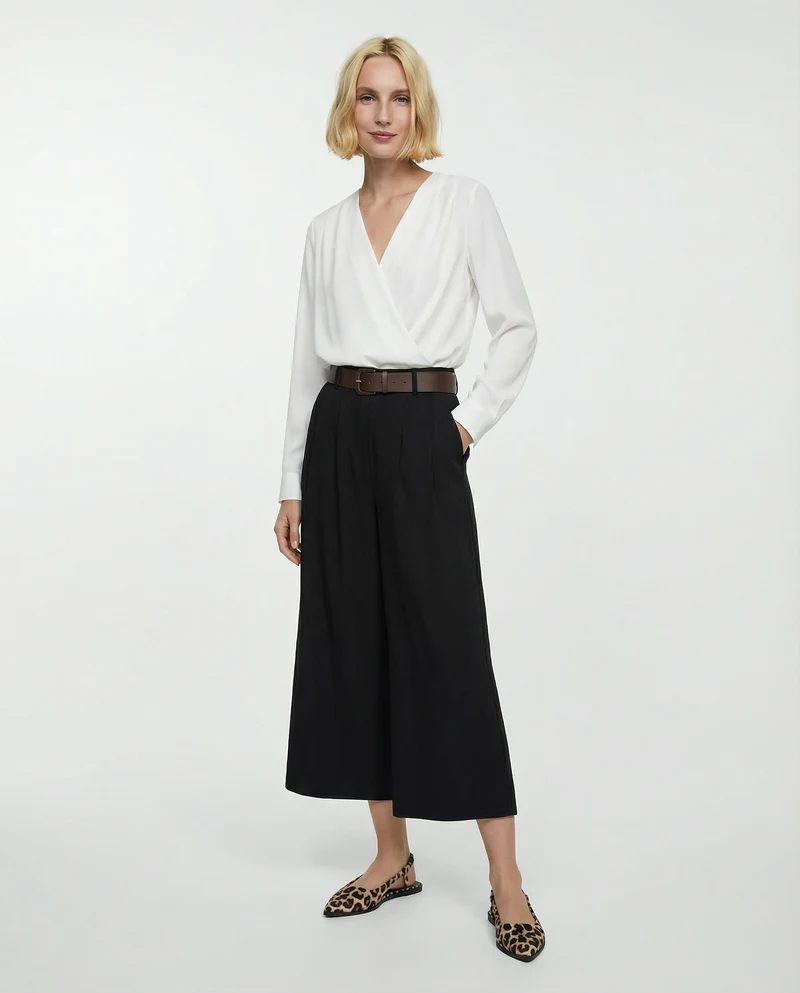 Pantaloni con pieghe e cintura - Nero