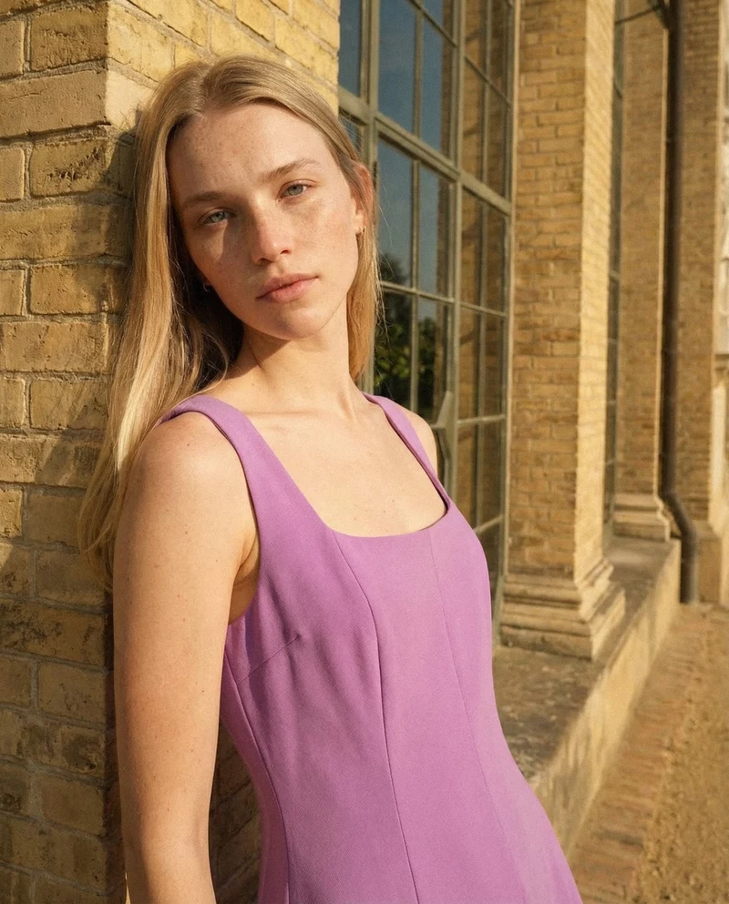 Vestito Midi Smanicato con Scollo Profondo - Viola orchidea
