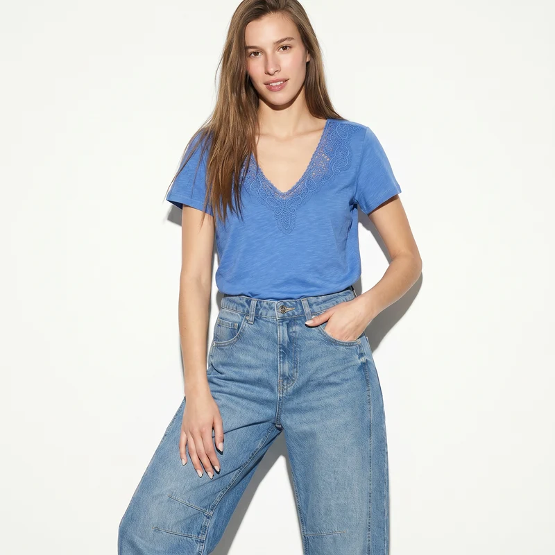 T-Shirt con Passamaneria Scollo V - Azzurro