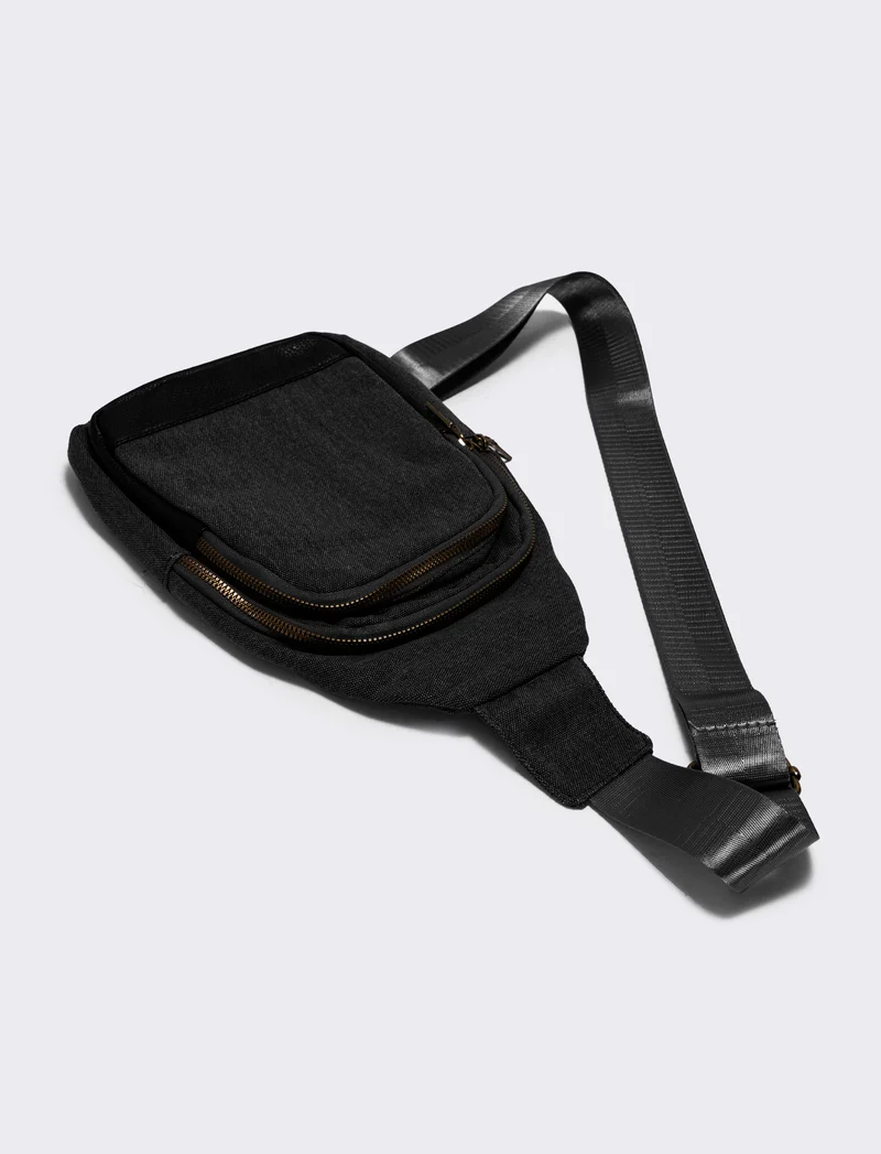 Zaino monospalla nylon per uomo - Nero