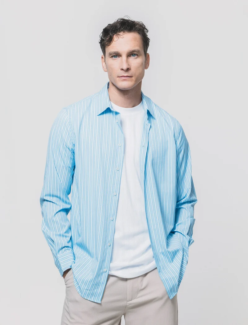 Camicia slim fit a righe in tessuto tecnico - Celeste