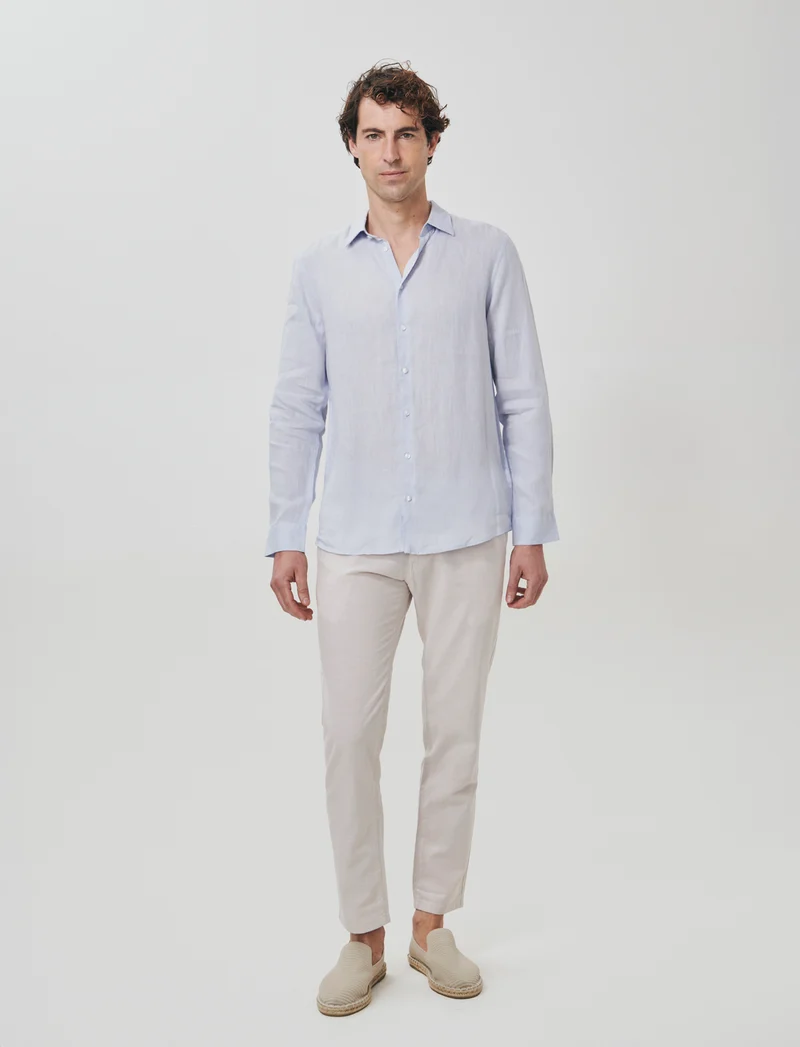Camicia in lino leggero con collo francese - Celeste polvere