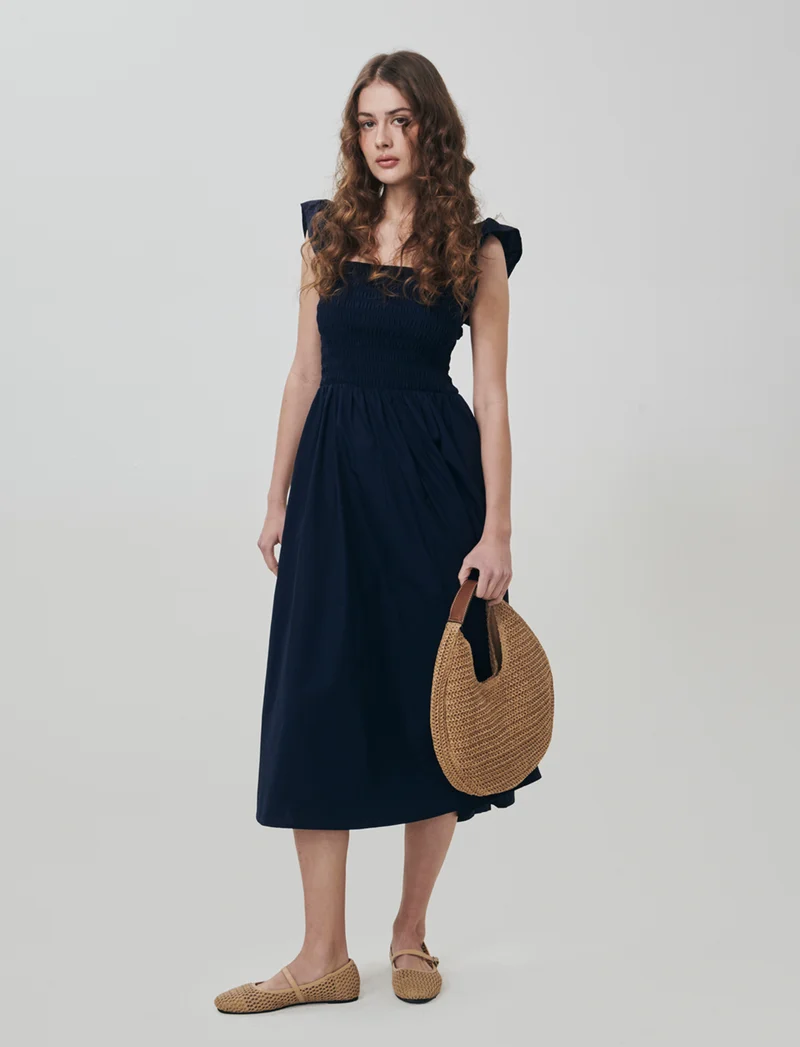 Abito lungo con busto smock e volant - Blu