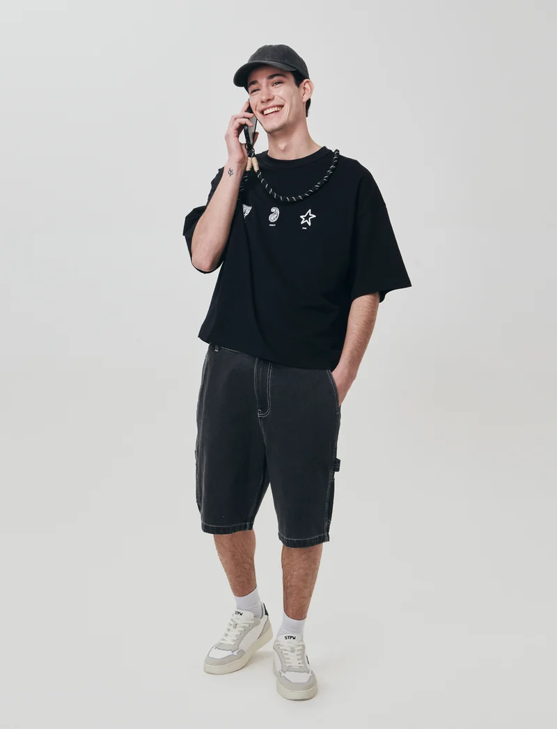 T-shirt boxy fit con stampe e ricami - Nero