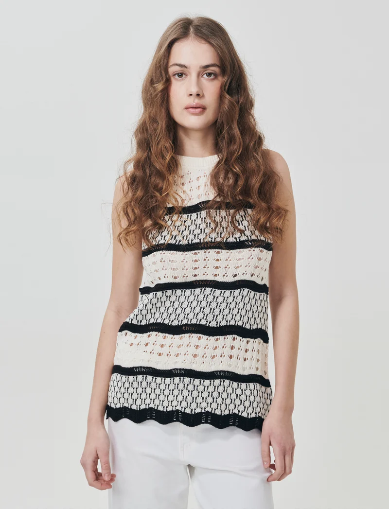 Top Crochet con Fondo a Onde Elegante - var 1