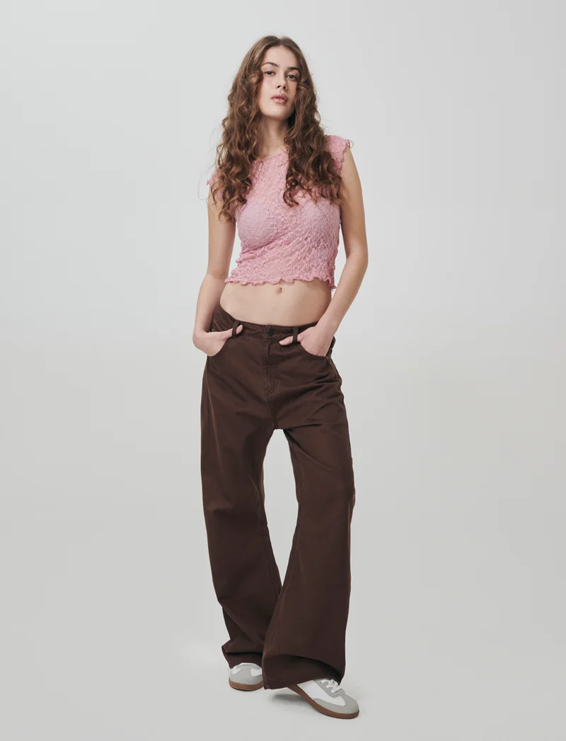T-shirt in pizzo con scollo a barca - Rosa polvere