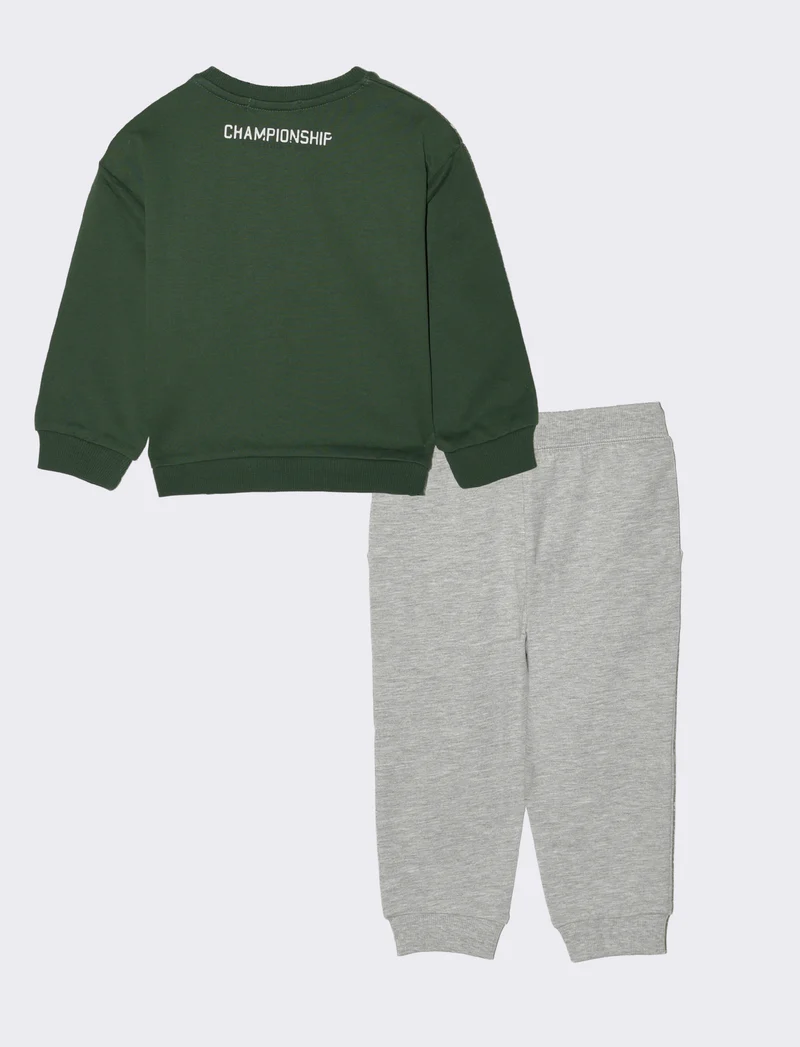 Tuta basica con stampa e jogger tinta unita - Verde abete