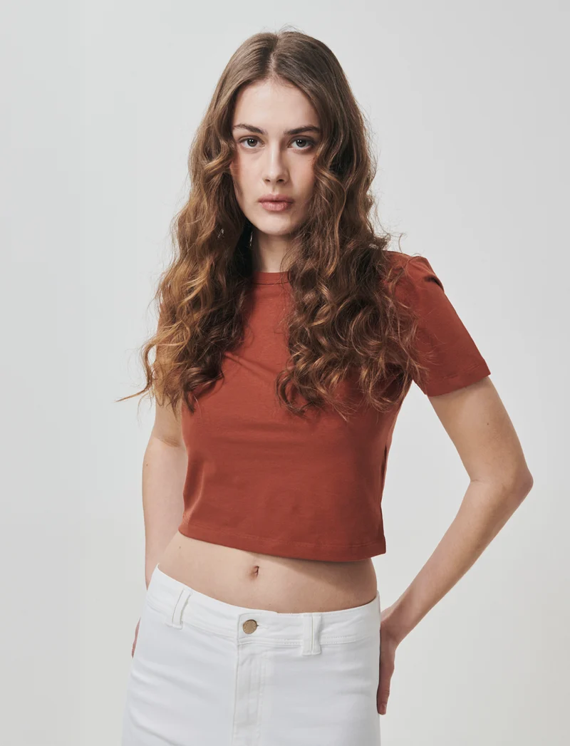 T-Shirt Basica Crop Manica Corta - Cognac