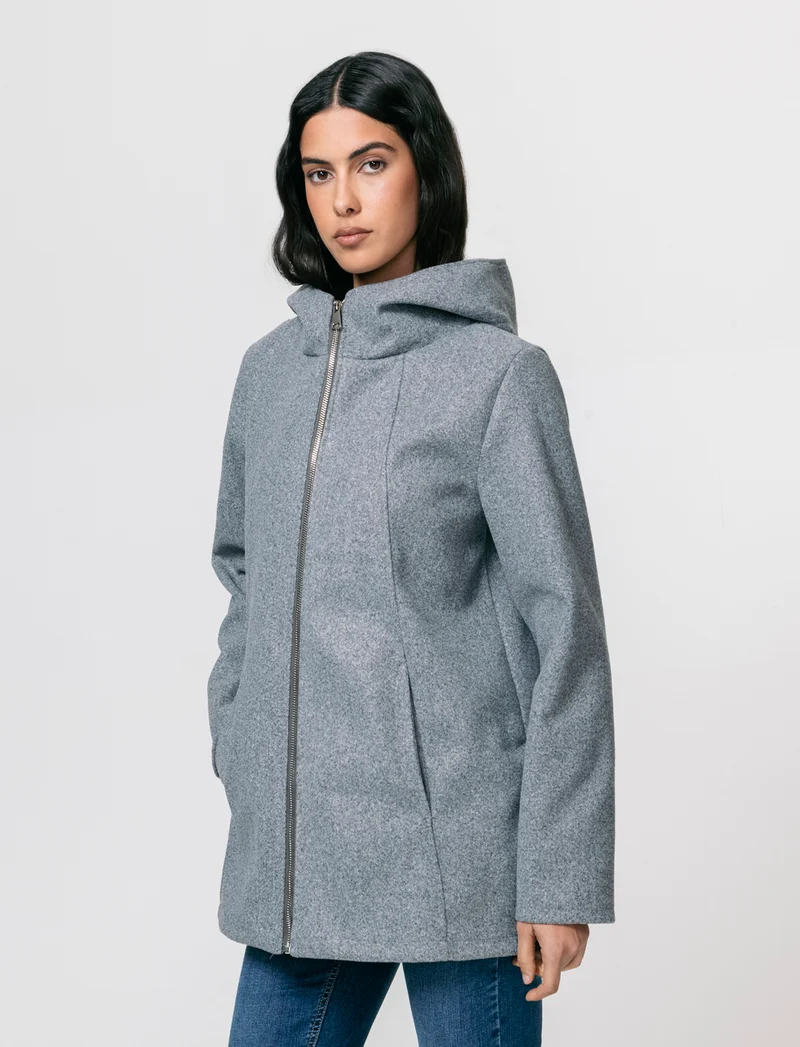 Cappotto con cappuccio e zip - Grigio mel.