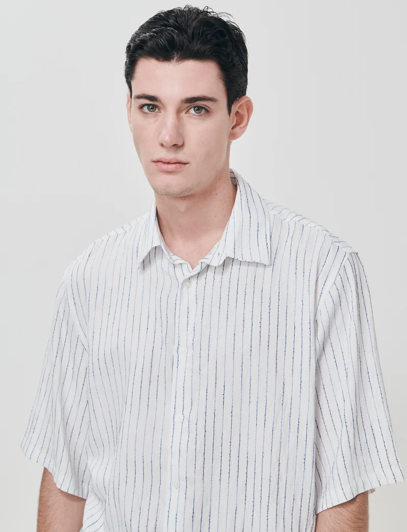 Camicia boxy fit a righe ricamate - Bianco