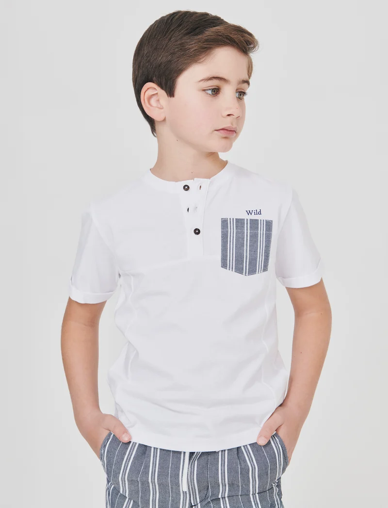 T-shirt con taschino e risvolti chic - Bianco