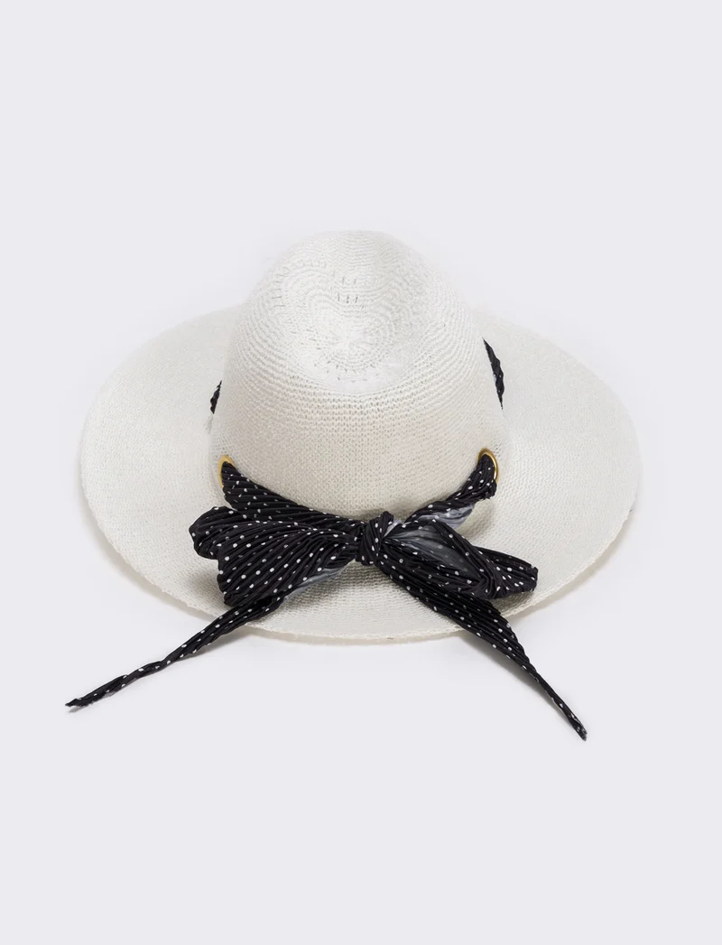 Cappello a falda larga con foulard elegante - Bianco