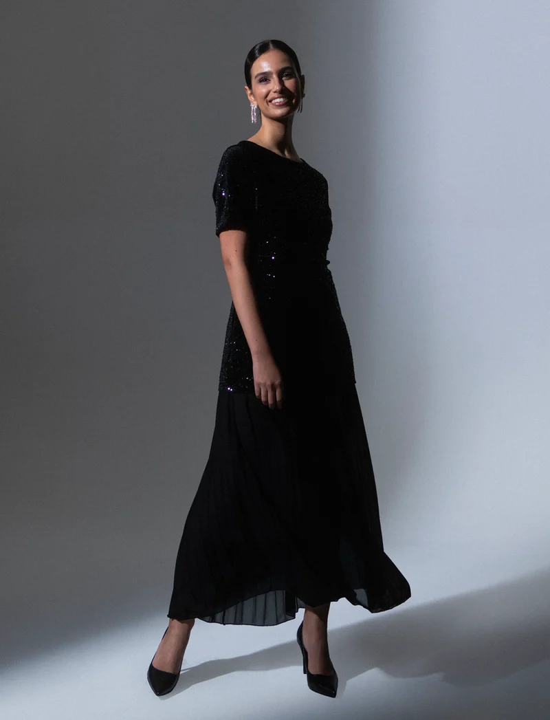 Vestito con maniche corte in paillettes e georgette plisset - Nero